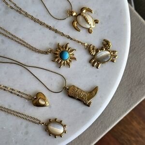 Çelik Figür Kolyeler