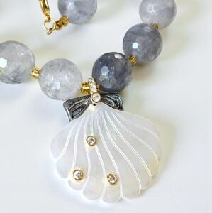 Luna Shell Kolye